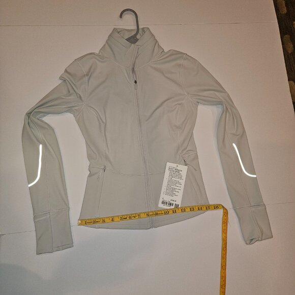 Lululemon Women's Nulux ™ Reflective Running Jacket - Picture 12 of 14